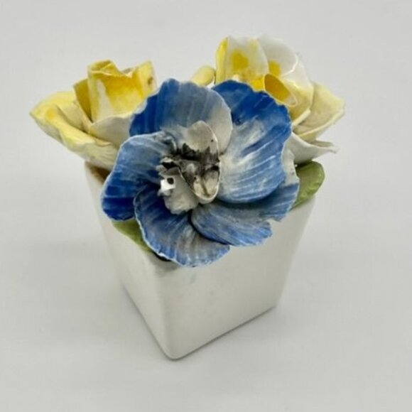 Vintage Sandford Fine Bone China, Small Flower Bouquet, Blue Yellow White Marked - Picture 4 of 7